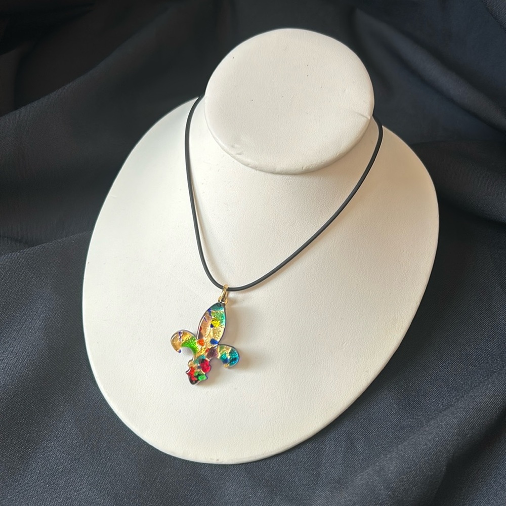 Murano Glass Fleur de lis necklace, 18” black cord, gold lobster clasp, NWOT